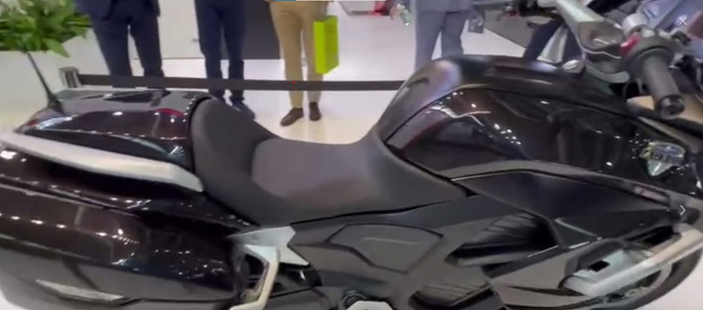 Российский электрический мотоцикл Aurus Merlon выдерживает до –25 °C